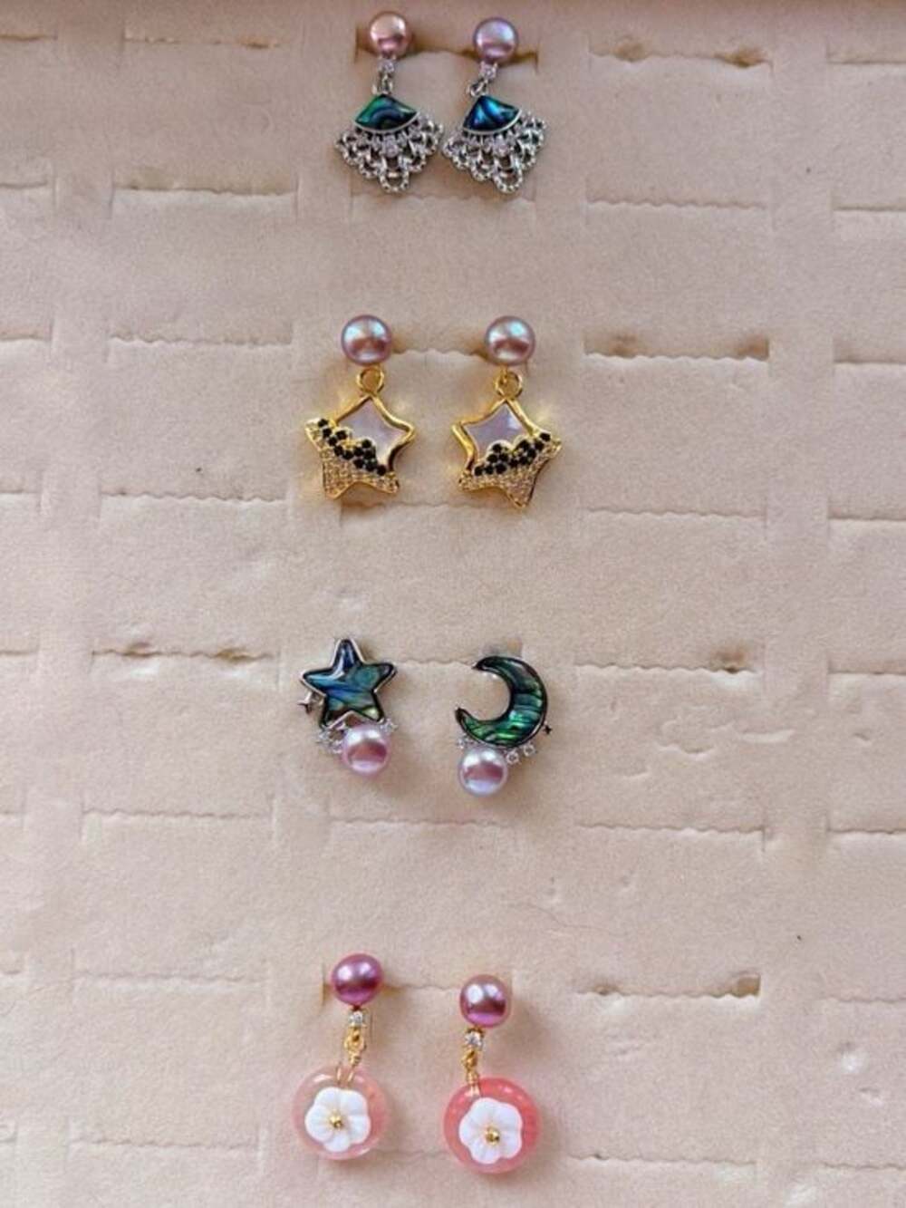 Abalone | Mother of Pearl | Natural Purple Pearl Studs